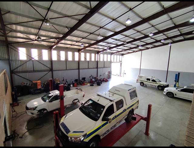 1,078M² WAREHOUSE TO LET IN AIRPORT PARK